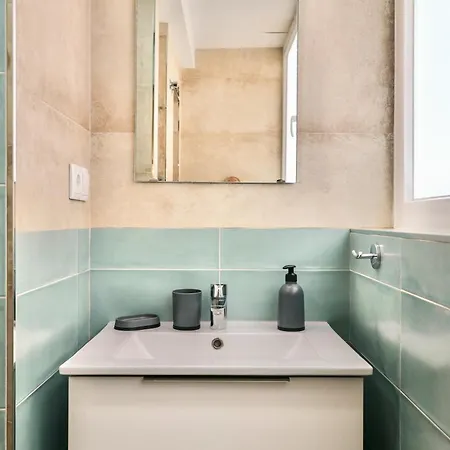 Bliss Frontline Sea View 3 Br Huoneisto